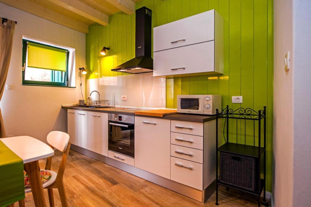 Apartments Tizi Ровин Екстериор снимка