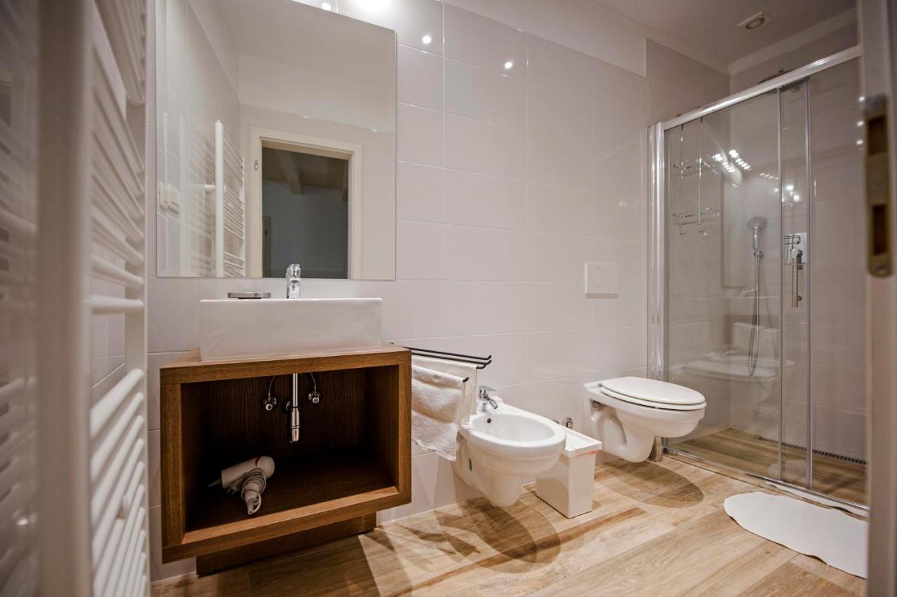 Apartments Tizi Ровин Екстериор снимка