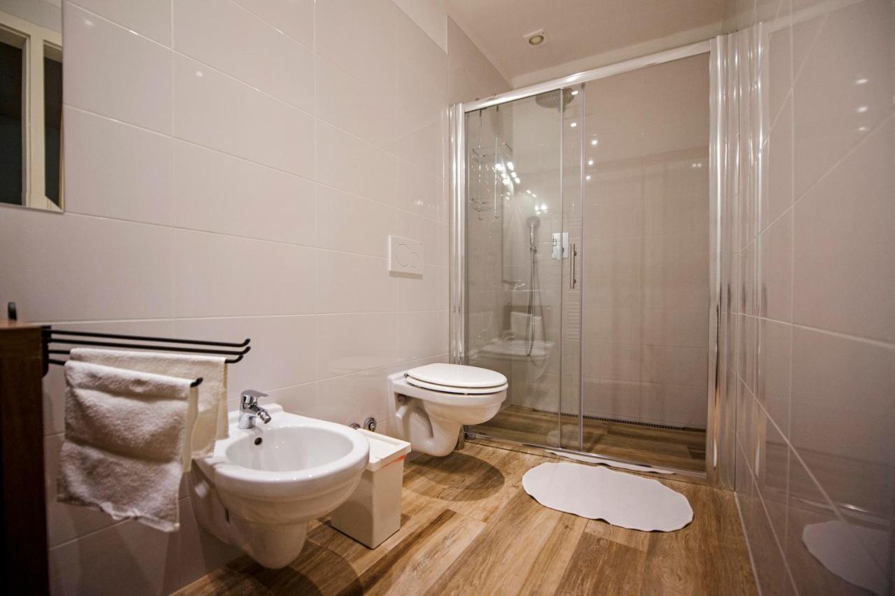 Apartments Tizi Ровин Екстериор снимка