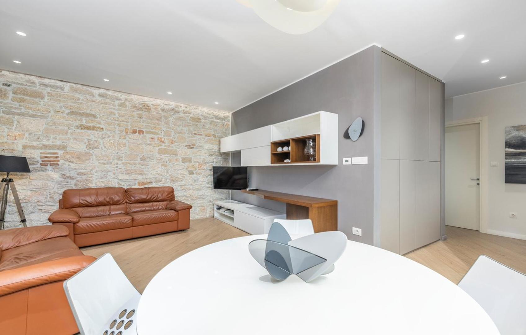 Apartments Tizi Ровин Стая снимка